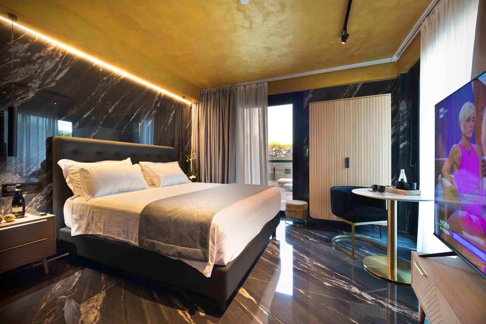 Boutique Hotel סירמיונה מראה חיצוני תמונה