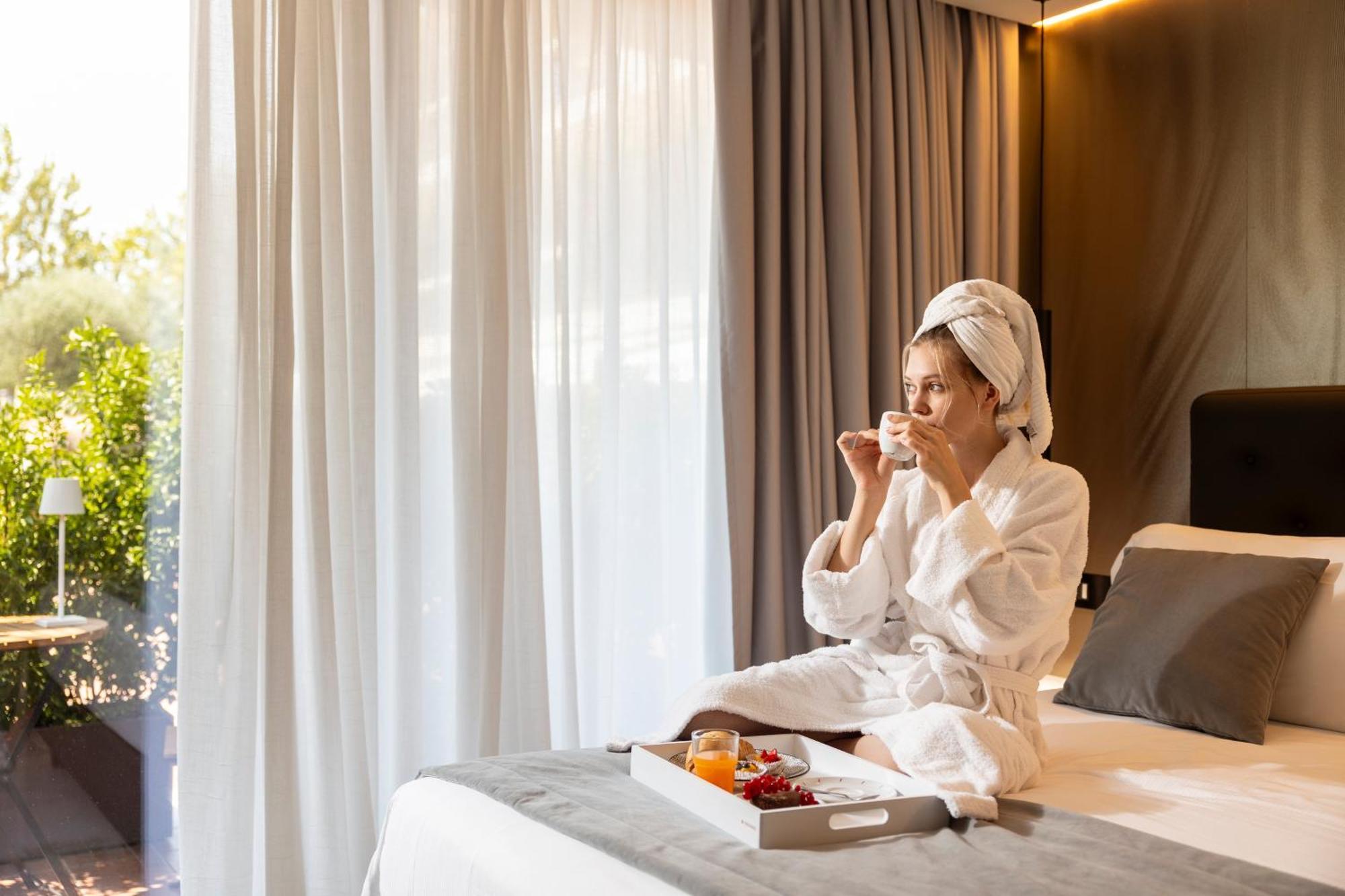 Boutique Hotel סירמיונה מראה חיצוני תמונה